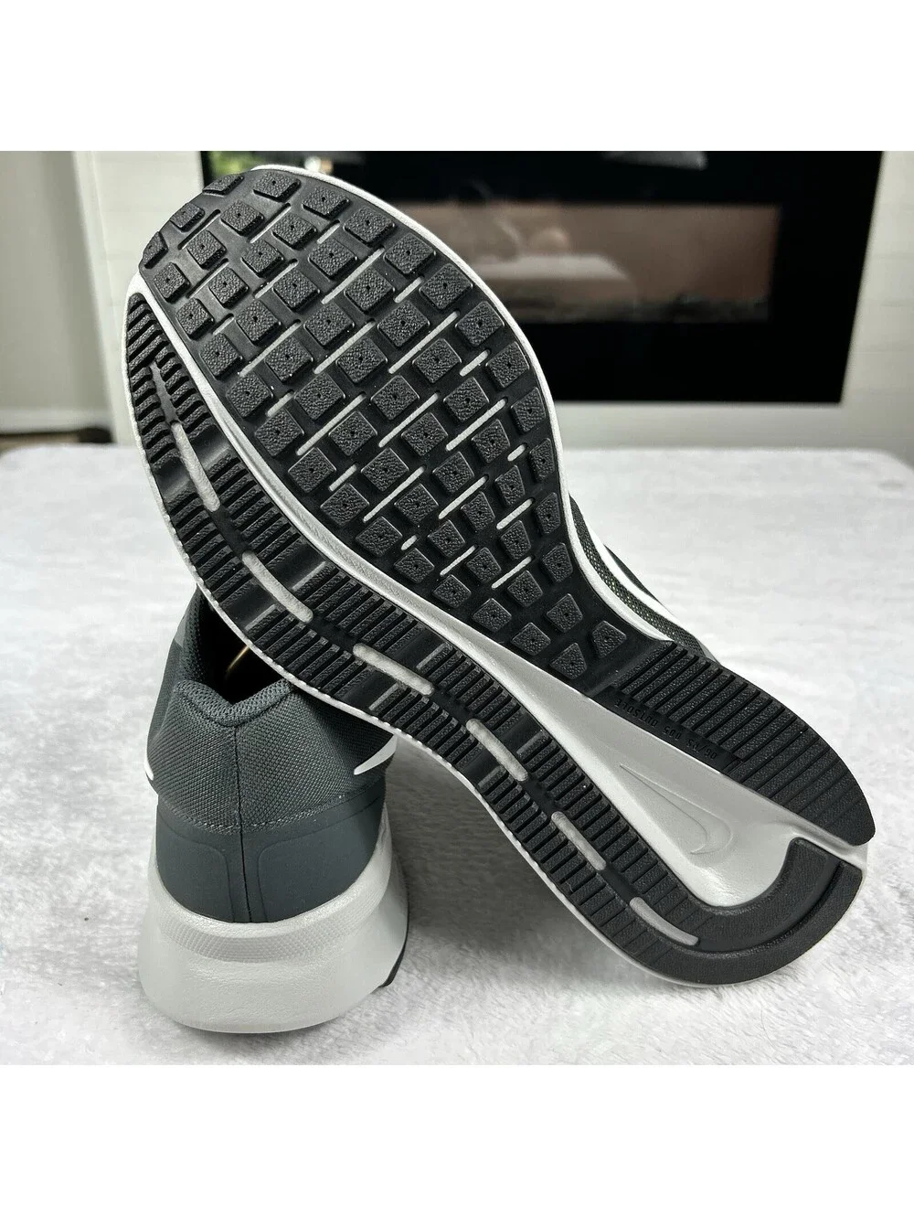 Nike Run Swift 3 Men's Running Shoes Size 13 Grey White DR2695-014 Walking Shoes